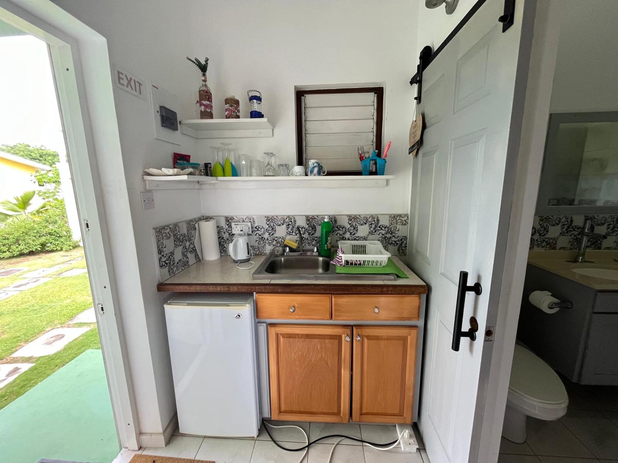 Studio Blu At Waves Villa Guesthouse Brighton Village Extérieur photo
